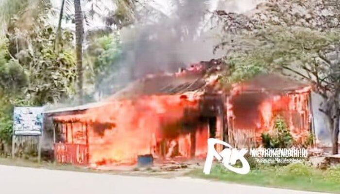 Ditinggal ke Pasar, Rumah Warga di Bombana Ludes Terbakar