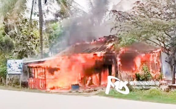 Rumah terbakar