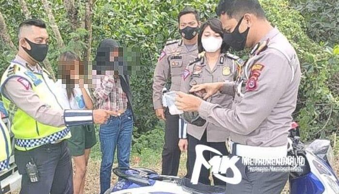 Ketahuan Ada Narkoba di Jok Motor, Dua Gadis ABG di Kendari Diperiksa Polisi