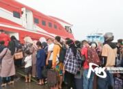 Jelang Larangan Mudik, Penumpang di Pelabuhan Kendari Padat Merayap