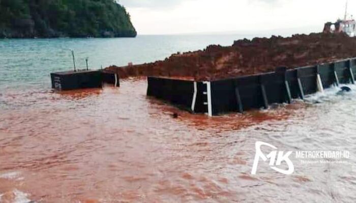 Kapal Tongkang PT GMS Nyaris Karam, Ore Nikel Tumpah Cemari Laut di Laonti