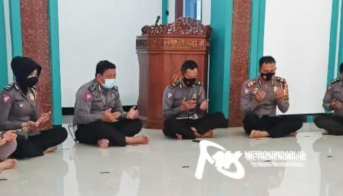 Tekan Angka Kecelakaan, Personel Sat Lantas Polres Kolaka Gelar Doa Bersama