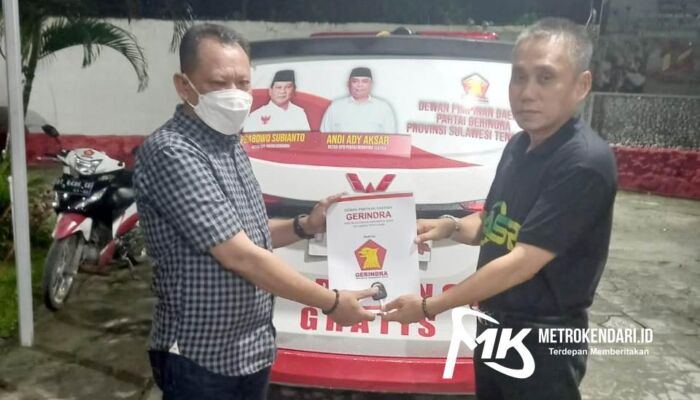 Gerindra Sultra Serahkan Bantuan Ambulance Untuk Warga Kota Baubau