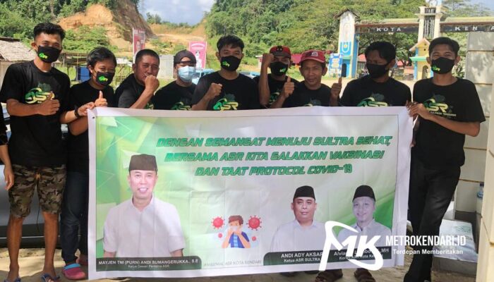 Peduli di Tengah Pandemi, Milenial ASR Bagi Masker Gratis Untuk Warga Kendari