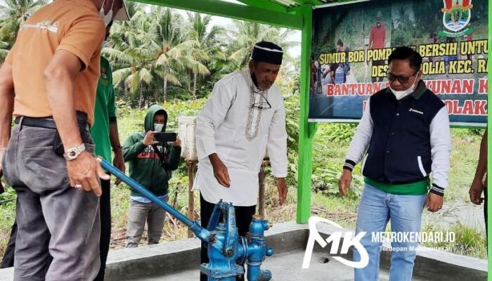 KKW Kolut Serahkan Bantuan Sumur Bor Untuk Warga Pesisir Desa Landolia