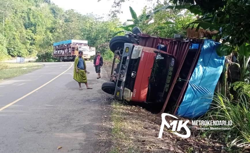 Truk Terbalik Kolut