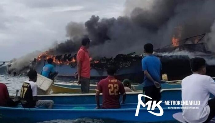 Video: Detik-detik Ketegangan Penumpang Saat KM Bukit Sumber Poleang Terbakar di Bombana