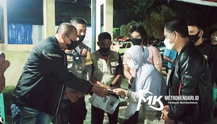 Kapolres Kendari Beri Bantuan ke Pedagang yang Jadi Korban Saat Bentrok di Kebi