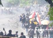 Demo di Polda Sultra, Mahasiswa Mulai Terobos Barikade Polisi