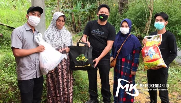 Tim ASR Serahkan Bantuan Untuk Korban Kebakaran di Kendari