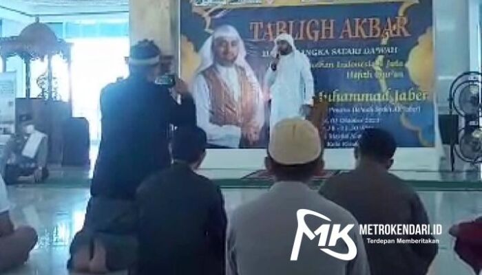 Hadiri Tabligh Akbar, Syekh Muhammad Jaber Disambut Ratusan Jemaah di Masjid Al Alam