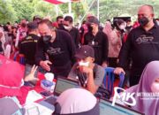 Warga Antusias Ikut Vaksinasi yang Digelar oleh Gerindra dan ASR di Kendari Beach