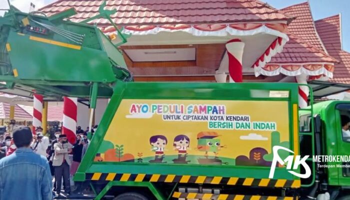 Pemkot Kendari Luncurkan Truk Pengangkut Sampah Ramah Lingkungan