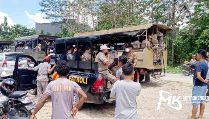 Tolak Penyegelan Pasar Mokoau, Pedagang Bersitegang dengan Sat Pol PP