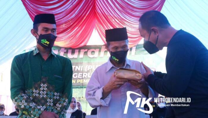 Aksi Peduli Andi Sumangerukka, Benahi Masjid dan Rumah Warga di Konsel