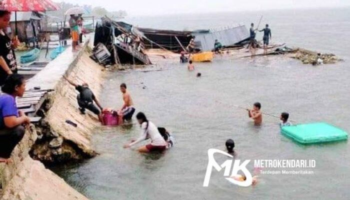 Diterjang Angin Kencang, Rumah Warga di Wakatobi Terhempas ke Laut