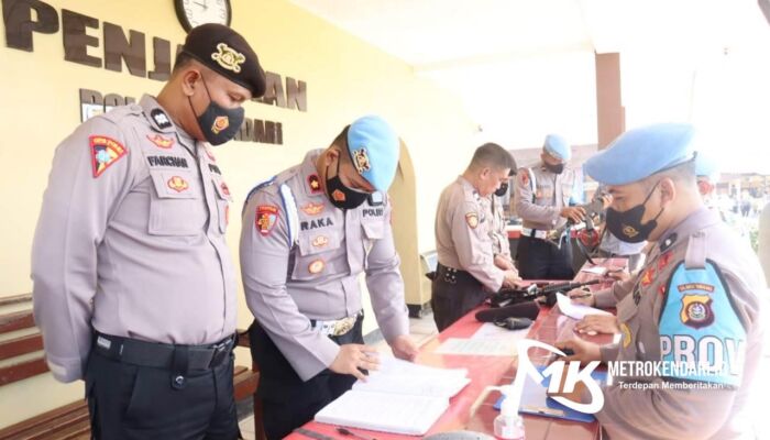 Pastikan Anggota Disiplin, Tim Propam Polda Sultra Sidak di Polres Kendari