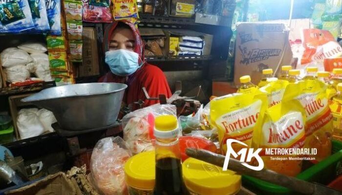 Sempat Naik, Harga Minyak Goreng di Pasaran Kota Kendari Mulai Normal