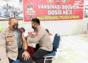 Ratusan Personel Polres Kendari Jalani Vaksinasi Booster Covid-19