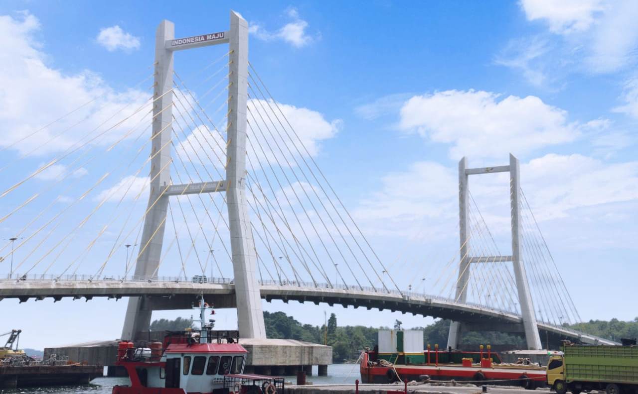 Jembatan Teluk Kendari