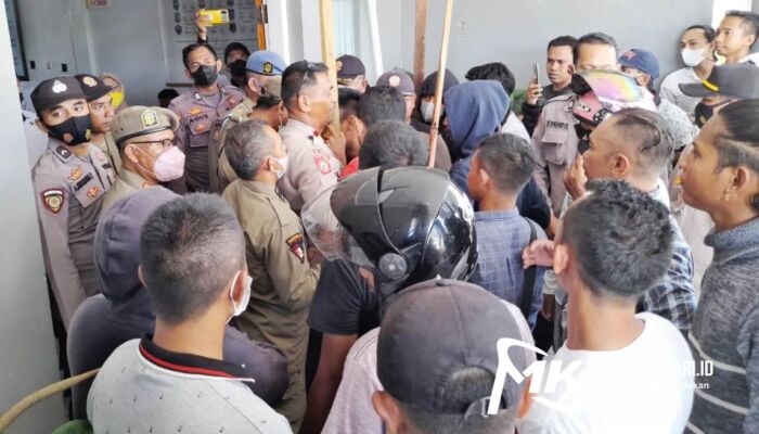 Diduga Pecat Perangkat Desa Sepihak, Bupati Butur Didesak Copot Pj Kades Laangke