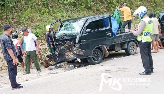 Tabrakan Hebat Mobil Vs Truk di Konawe,  3 Korban Luka-luka