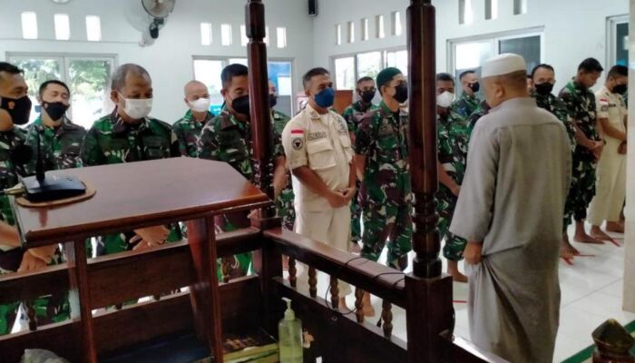 Prajurit TNI AL di Kendari Doa Bersama Untuk  Lettu Anumerta Mar Muh Iqbal