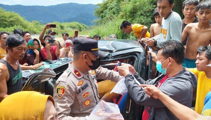 Mobil Toyota Hilux Terjun ke Sungai di Kolaka Timur, Sopir Meninggal