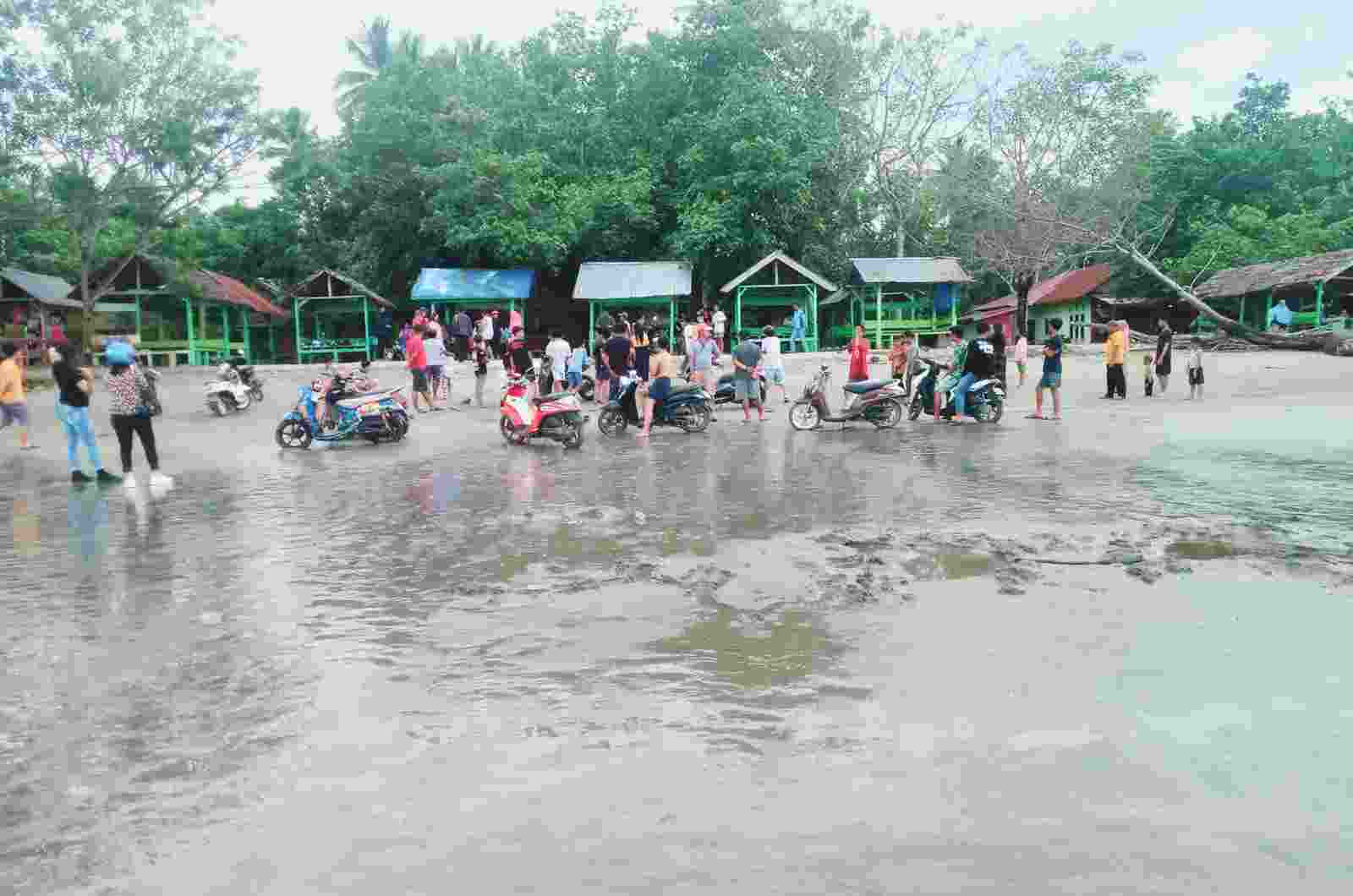 Pantai Batu Gong