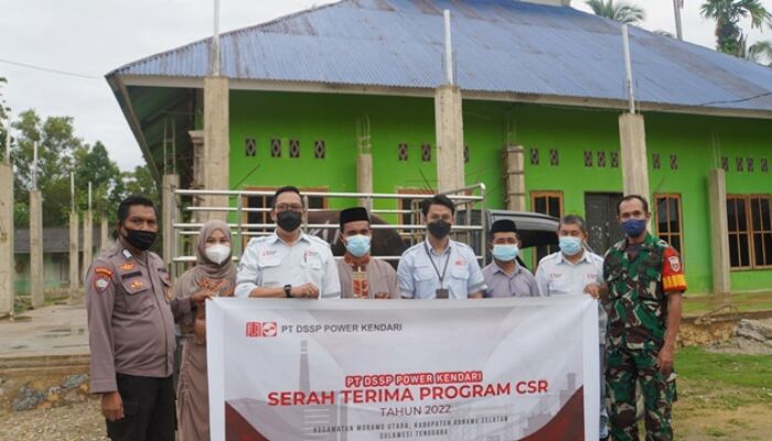 PT DSSP Power Kendari Berbagi Hewan Kurban Untuk Warga Sekitar Perusahaan