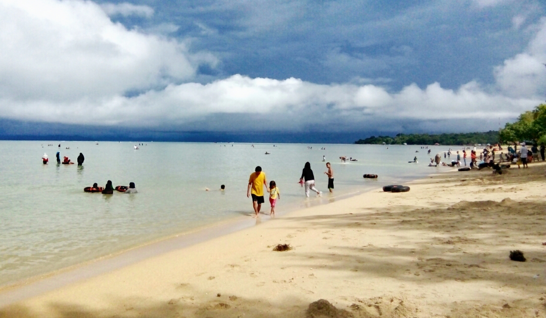 Pantai Toronipa