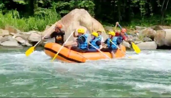 Mengenal Arung Jeram Tinukari Kolaka Utara, Wisata Uji Adrenalin Pertama di Sultra