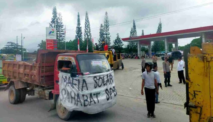 Marak Mafia Solar, Puluhan Sopir Truk Sisir SPBU di Kendari