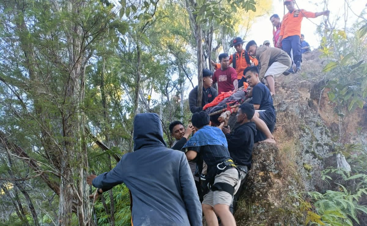 Puncak Wolasi