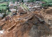 Gunung Geulis Bogor Diterjang Longsor, 4 Villa Rusak Berat