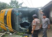 Astaga! Bus Rombongan Mahasiswa Untirta Terguling di Lebak Banten