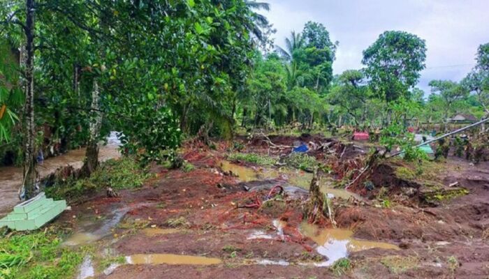 Usai Diterjang Banjir Bandang, Puluhan Makam Jenazah di Banyuwangi Hilang