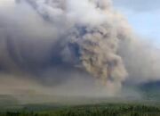 Masih Berlangsung, Gunung Semeru Terus Luncurkan Awan Panas Hingga 12 KM