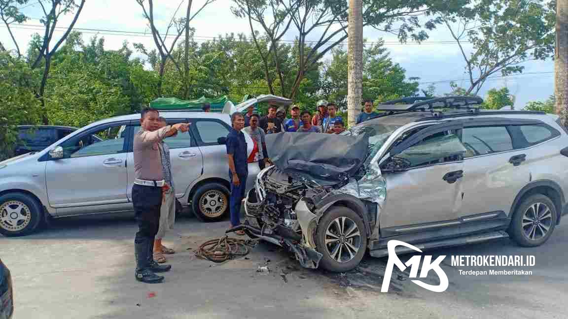 Tabrakan Mobil Kendari