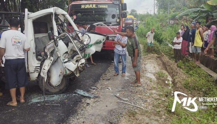 Tabrakan Maut Truk vs Mobil di Buteng, 3 Penumpang Tewas