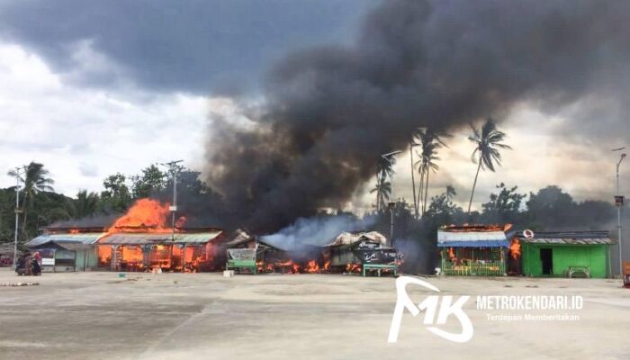 Lima Kios Warga Ludes Terbakar di Pelabuhan Wawonii Selatan