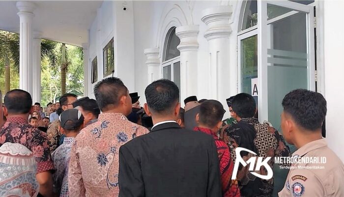 Acara Wisuda Universitas Halu Oleo Kendari Diwarnai Keributan