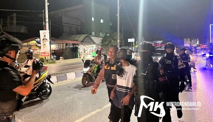 Dua Kelompok Pemuda Bawa Parang Mau Bentrok Dibubarkan Polisi di Kendari