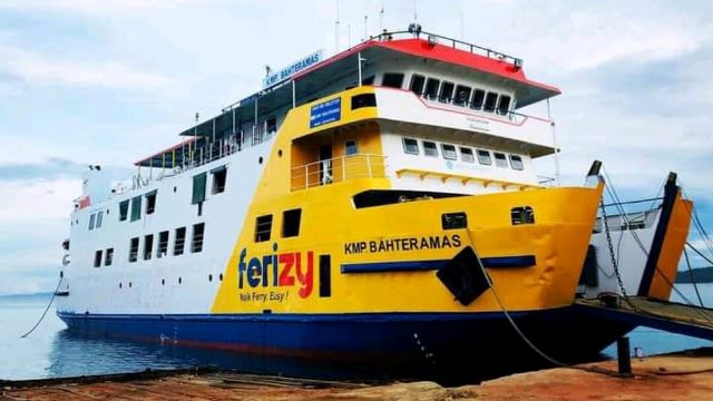 Kapal Ferry KMP Bahteramas