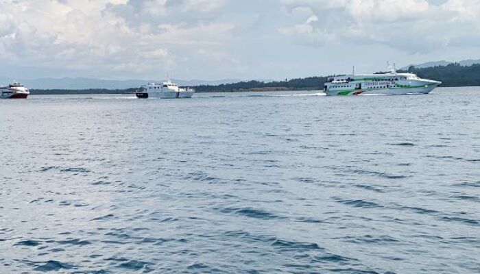 Kapal KM Cantika Rute Baubau-Kendari Dievakuasi Usai Tabrak Karang di Pulau Hari