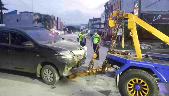 Tragis, Pengendara Motor Tewas Ditabrak Mobil Avanza di Simpang SPBU Saranani Kendari