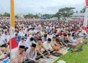 Ribuan Masyarakat Padati Lapangan Sorumba Ranomeeto Laksanakan Shalat Idul Fitri 1444 H/2023.