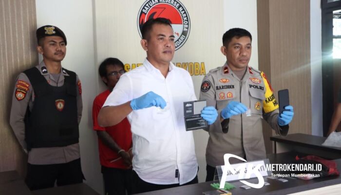 Polisi Gerebek Sebuah Kontrakan Pengedar Sabu di Kendari, Satu Pelaku Diamankan