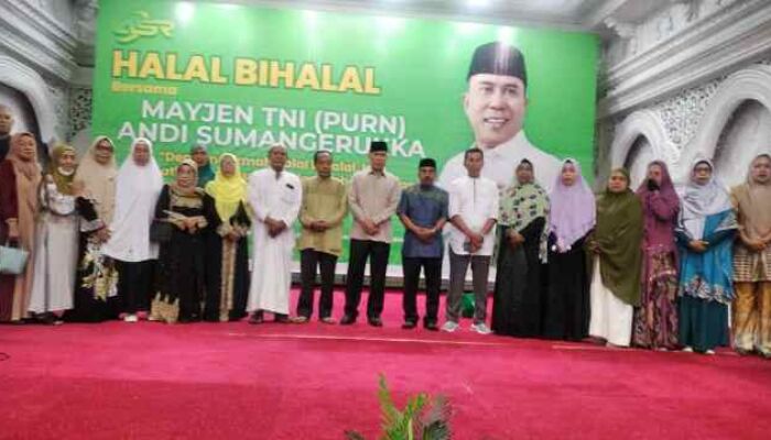 Gelar Halal Bihalal, ASR Berangkatkan 22 Warga Umrah Gratis