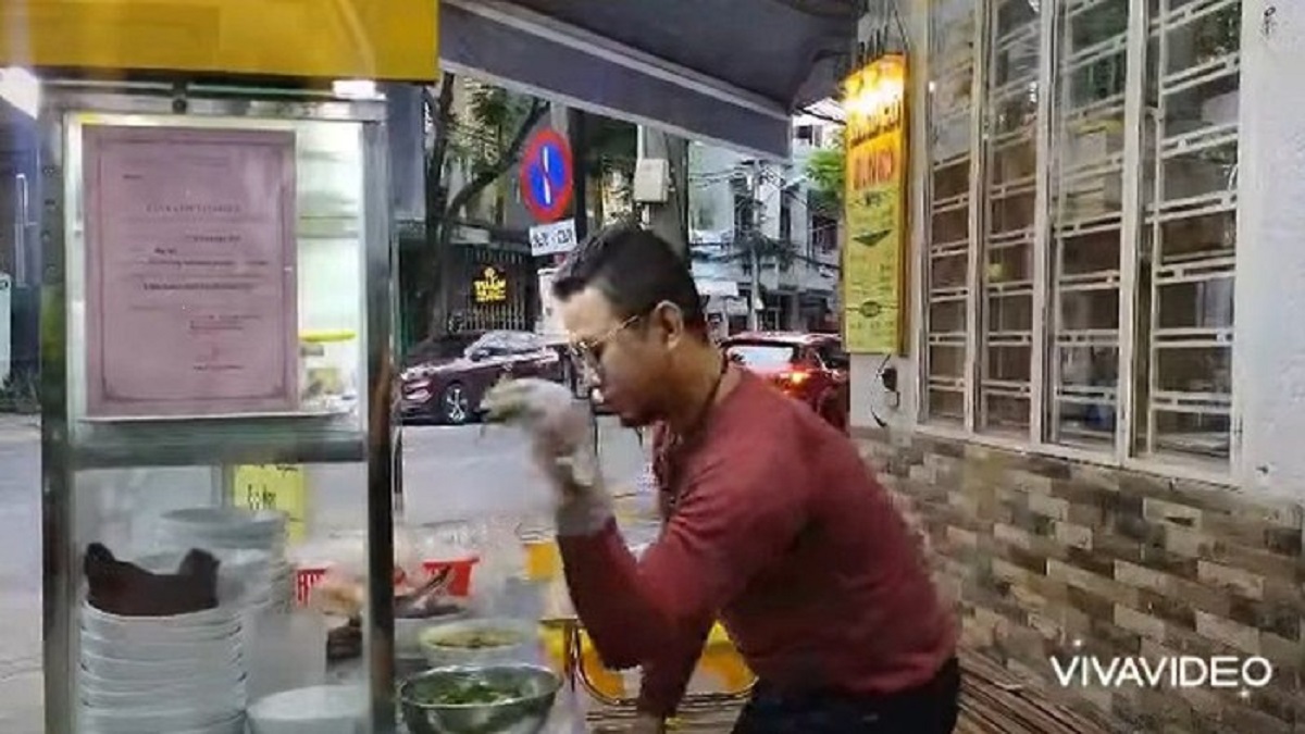 Gaya Tabur Garam Salt Bae